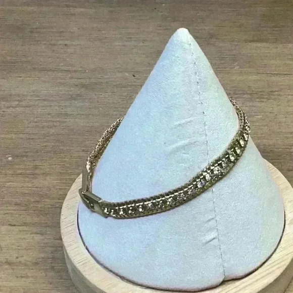 Gold and Rhinestone Vintage Clasp Bracelet - Picture 2 of 5